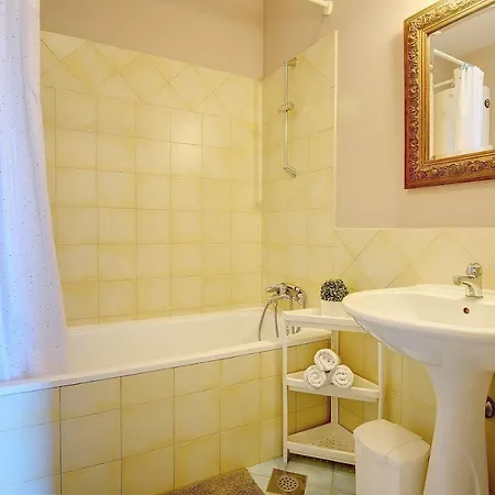 Modernes 700 Meter Apartmán