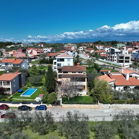 Modernes 700 Meter Διαμέρισμα Fažana